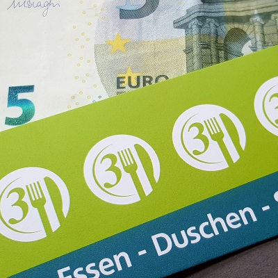 Warmes Essen - eine heiße Dusche - sicher schlafen